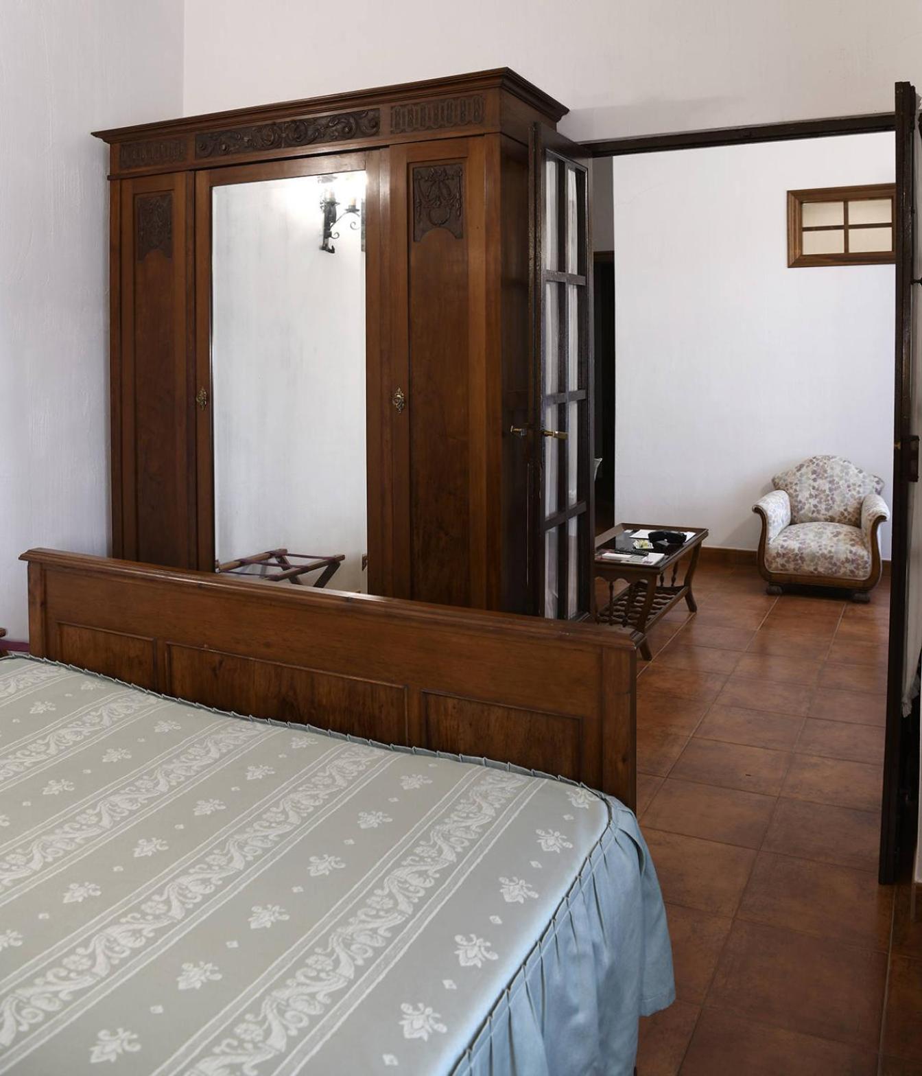 Casa De Los Acacio San Clemente  Eksteriør billede